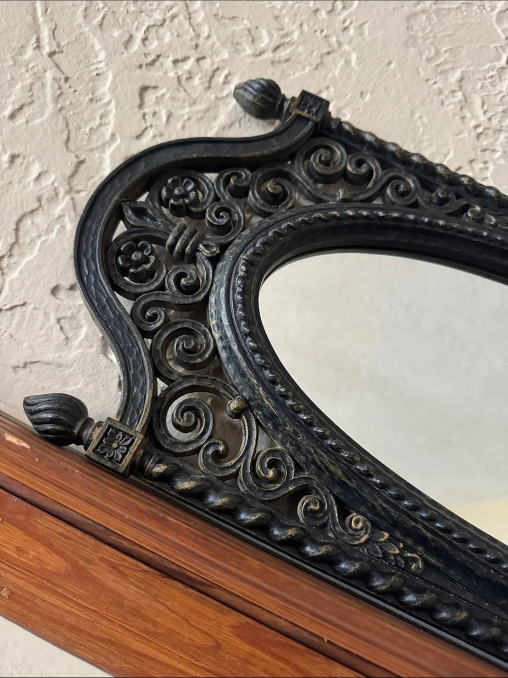 Vintage Homco Ornate Oval Mirror with Black & Gold Frame